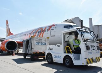 Frota de tratores da dnata para atendimento em solo de Guarulhos já é 100% elétrica