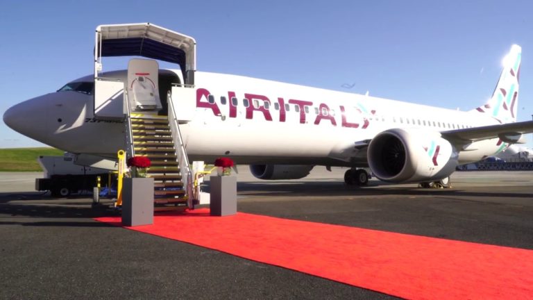 Airitaly recebe seu primeiro Boeing 737-MAX 8