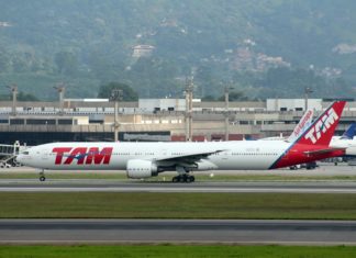 Boeing 777-300ER da Latam Airlines Brasil com novas cabines entra em operação regular
