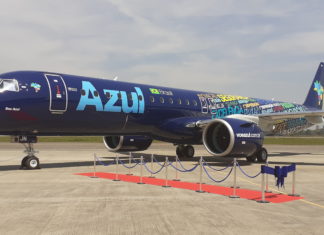Azul recebe oficialmente o novo Embraer 195-E2