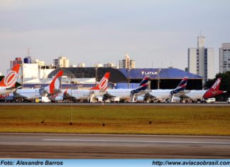 Gol e Latam debatem inovação no setor de aviação em web série ao vivo