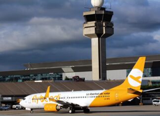 Flybondi reafirma interesse em expandir operações e iniciar voos domésticos no Brasil