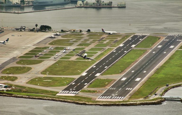 Os maiores aeroportos brasileiros em movimentação comercial de janeiro a outubro de 2021