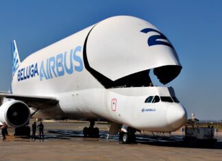 27 anos depois de fabricado, o Airbus Beluga fez sua passagem pelo Brasil