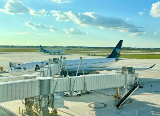 Azul inicia operações em novo terminal do aeroporto de Orlando
