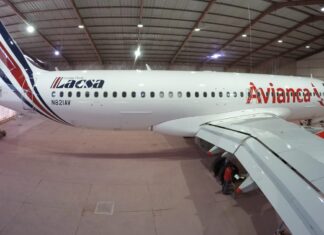 Avianca apresenta Airbus A320 nas cores da Lacsa