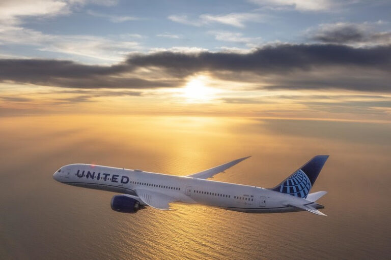 United Airlines passa a fornecer conectividade gratuita durante o voo