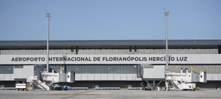 Florianópolis terá até 10 voos por dia para Argentina na alta temporada