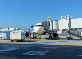 Azul deixa de emitir 110 mil toneladas de CO2 em 2023 com programa de uso consciente de combustível