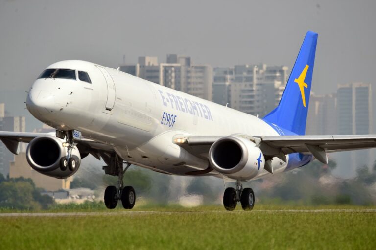 Embraer alcança recorde de US$32,1 bilhões na carteira de pedidos do 1T26