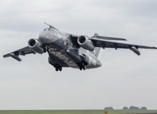 Embraer destaca KC-390 Millennium e A-29 Super Tucano na Fidae 2026