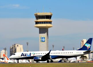 Azul acelera crescimento com novas rotas, voos extras e reforço da frota internacional